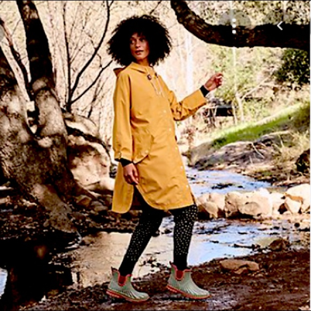 The Great x Eddie Bauer Rain Coat